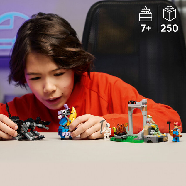 LEGO® Fortnite 77075 Peely a Sparkplug a ich táborisko