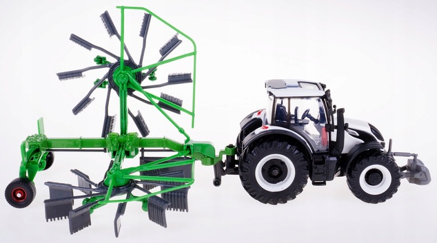 Bburago Farm 10cm Traktor mit Deluxe-Anhänger - Valtra N174 - Wirbelrechen