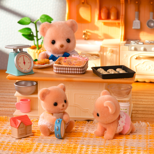 Sylvanian Families Dvojčka piškotnih medvedkov z motorjem