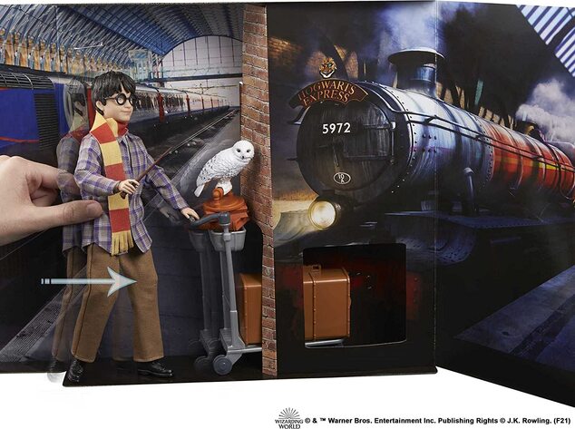 Mattel Păpușă Harry Potter pe peronul 9 3/4 GXW31