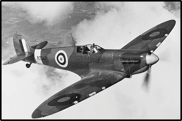 Cobi 5778 II WW Supermarine Spitfire Mk.II, 1:32, 384 k, 1 f