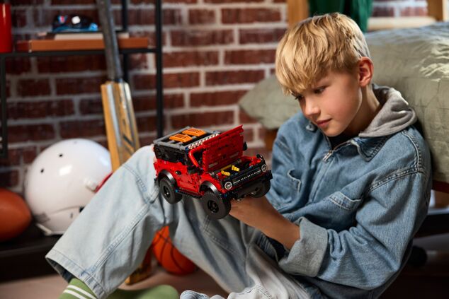 LEGO® Technic 42213 SUV Ford Bronco®