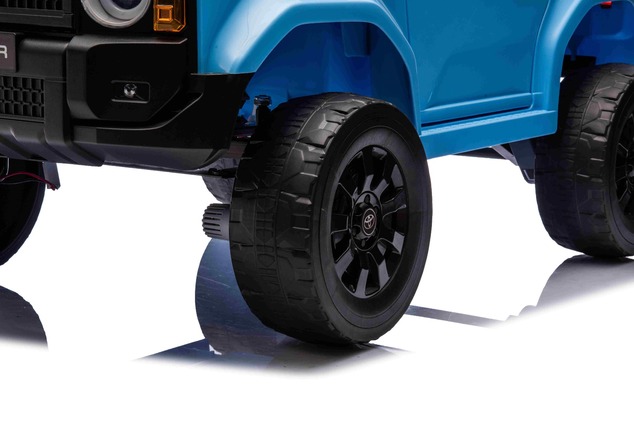 Elektrické autíčko Toyota Landcruiser 12V, modré, široké jednomiestne sedadlo, 2,4 GHz dia