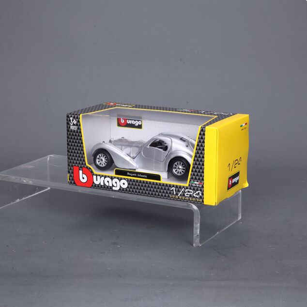 Bburago 1:24 Bugatti Atlantic Silber