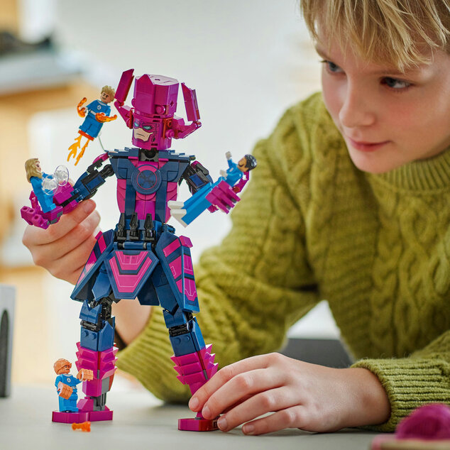 LEGO® Marvel 76316 Fantastická štvorka vs. zostaviteľná figúrka Galactusa