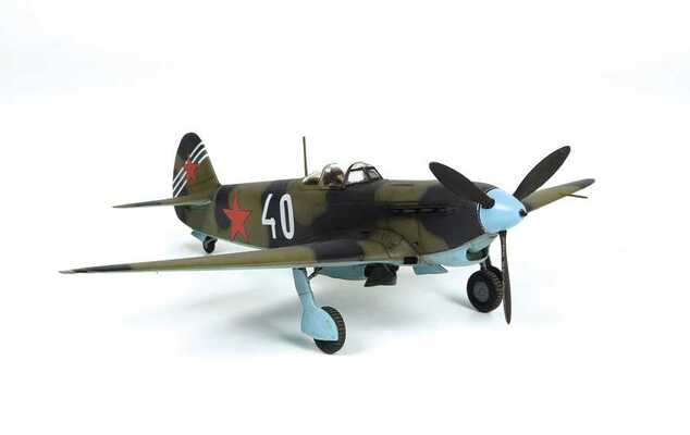 Modellbausatz Flugzeug 4837 - YAK-7 späte Version (1:48)