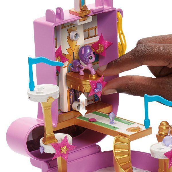 My Little Pony hracia sada v kufríku Magic Zephyr Heights, ass