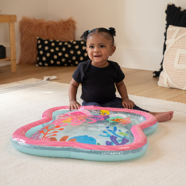 BABY EINSTEIN Tapis d'eau pour le développement moteur Jiggling Janet™ Tummy Time, 0m+