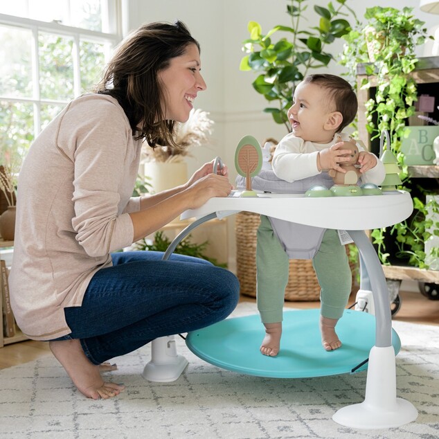 INGENUITY Centro attivo 2in1 Spring &amp; Sprout™ 6m+ fino a 11 kg