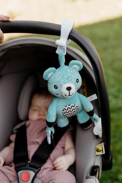Medvedík babyted hrkálka plyš 30cm záves na postieľku/kočík