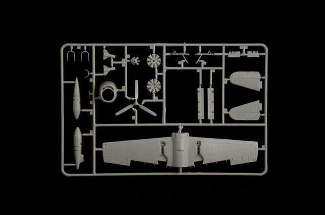 Model Kit repülőgép 91213 - F6F-3/5 Hellcat (1:72)