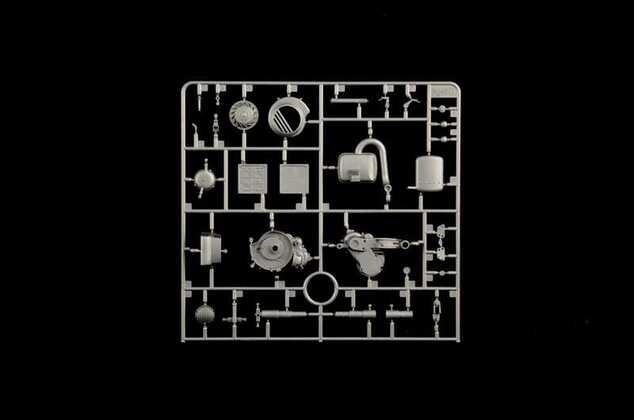 Model Kit motorno kolo 4645 - Vespa PX 125/150 1978 (1:9)