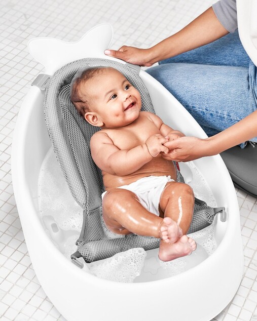 SKIP HOP Vanička s ergonomickou podložkou Moby 3 fázová biela