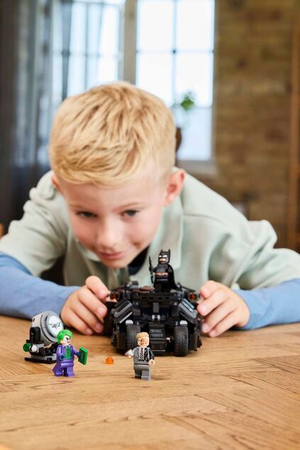LEGO® DC Batman™ 76303 Batman™ Tumbler vs. Two-Face™ a Joker™