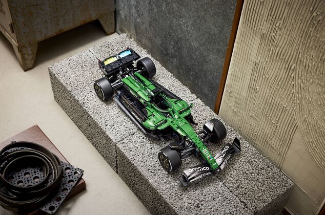 LEGO® Technic 42240 Auto Aston Martin Aramco AMR25 F1®