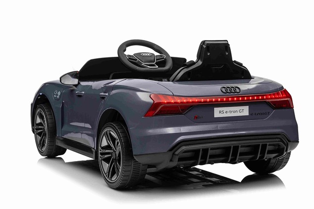 Elektrické autíčko Audi RS E-tron GT 12V, sivé, široké jednomiestne sedadlo, 2,4 GHz diaľk