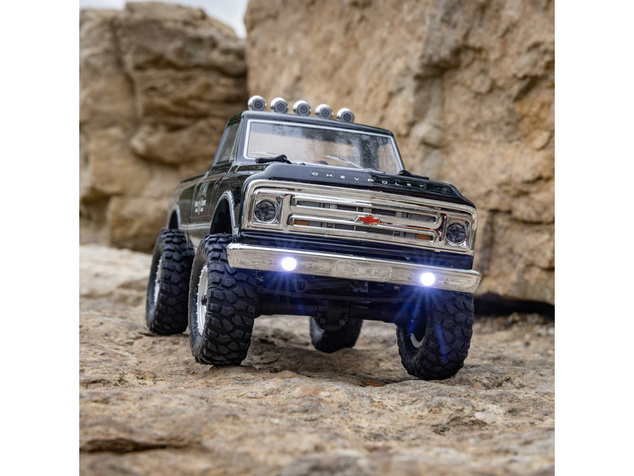 Axial SCX24 Chevrolet C10 1967 1:24 4WD RTR čierny