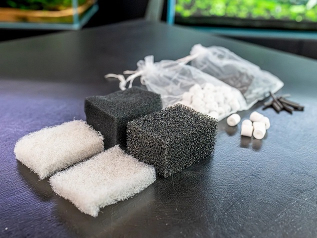 INVITAL Biocase filter 210 l/h vnútorný biofilter