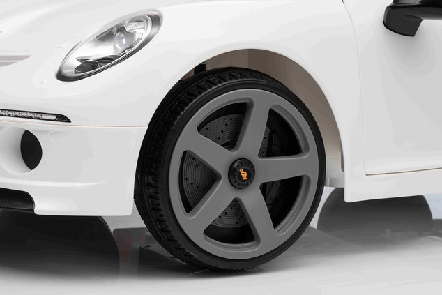 Elektrické autíčko RUF GT 12V, biele, Otváracie dvere, 2.4 GHz diaľkové ovládanie, LED sve
