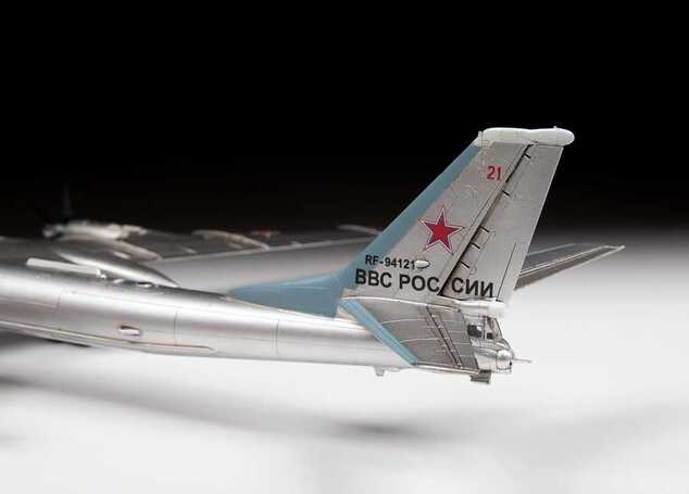 Model Kit letadlo 7038 - Tu-95 Soviet turboprop strategic bomber (1:144)