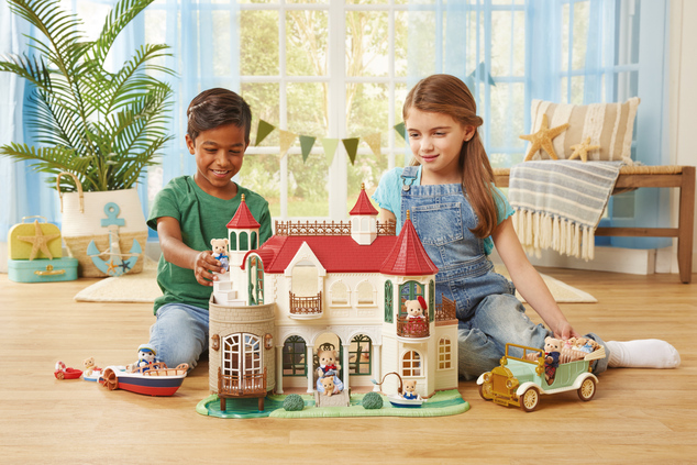 Sylvanian Families Villa mit rotem Dach am Fluss