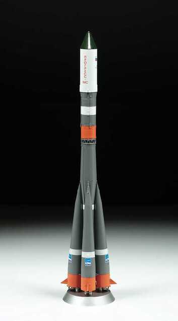 Model Kit vesmír 7500 - Soyuz Rocket (1:144)