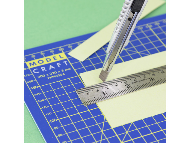 Couteau en métal à lame rétractable Modelcraft avec 10 lames 9x0.3mm