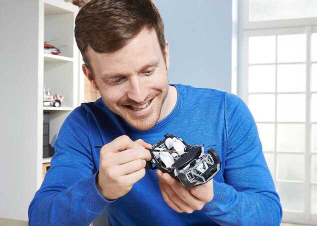Plastikmodellbausatz Auto 07008 - BMW i8 (1:24)