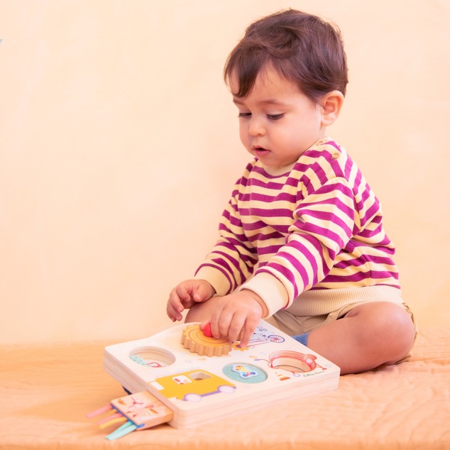 Lilliputiens - drevený panel s aktivitami - dobrodružstvo na cestách