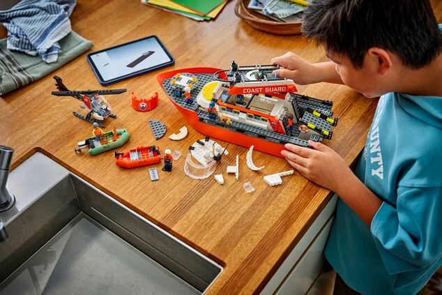 LEGO® City 60504 Záchranný čln pobrežnej hliadky a vrtuľník