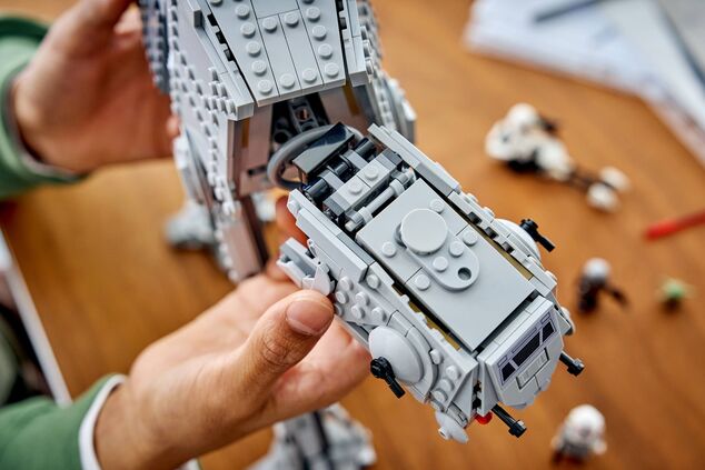 LEGO® Star Wars™ 75454 AT-AT™ Imperiálneho pozostatku s INT-4