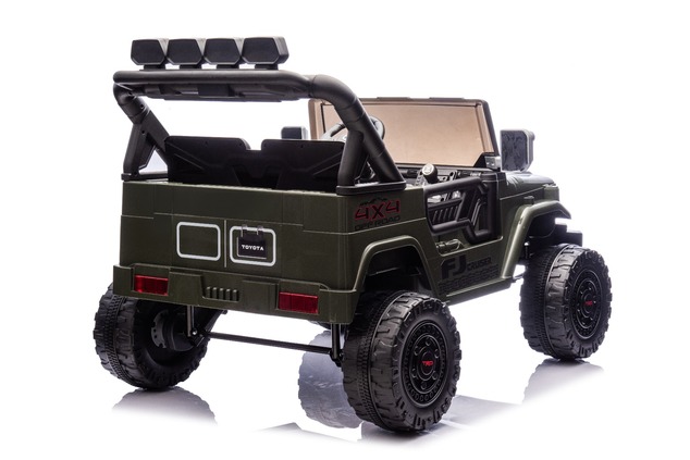 Elektrické autíčko Toyota FJ Cruiser XXL s pohonom 4x4, licencované (Dvojmiestne), zelené,