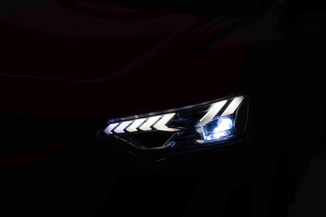 Elektrické autíčko Audi RS E-tron GT 12V, sivé, široké jednomiestne sedadlo, 2,4 GHz diaľk