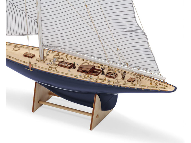 Barca a vela AMATI Endeavour 1934 1:80 kit con scafo finito