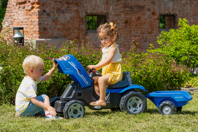 Falk Tractor de pedales New Holland con remolque