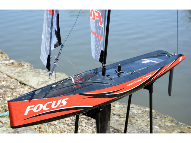 Focus V2 1m plachetnica PNP