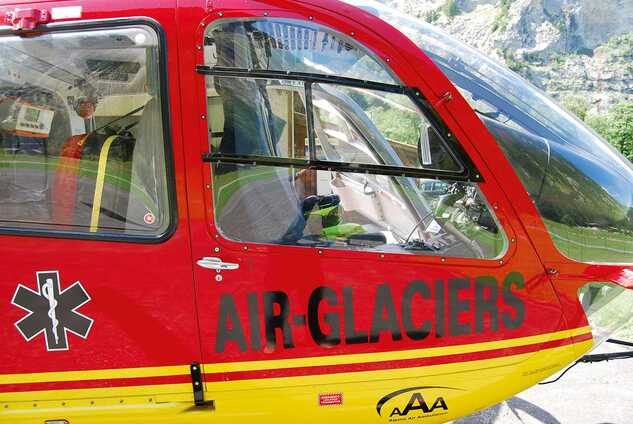 Plastic ModelKit vrtulník 04986 - EC 135 Air Glaciers (1:72)