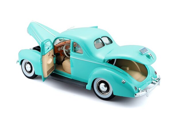 Maisto - 1939 Ford Deluxe Coupe, zelený, 1:18