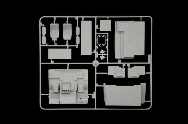 Model Kit truck 3924 - MERCEDES-BENZ SK EUROCAB 6x4 (1:24)