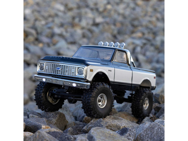 Axial SCX24 Chevrolet C10 1971 1:24 4WD RTR oranžni