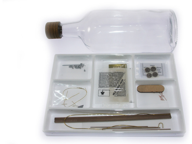 AMATI Golden Yacht 1:300 kit do fľaše