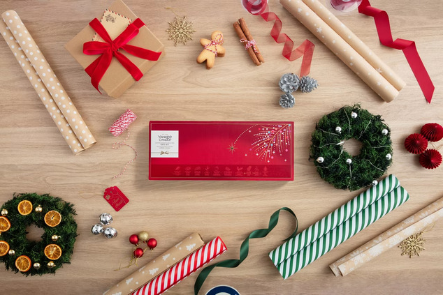 YC Weihnachtsset 2026 10x Teelicht und Kerzenhalter