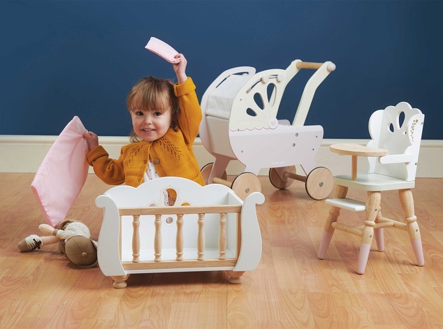 Le Toy Van Drevená postieľka Sleigh