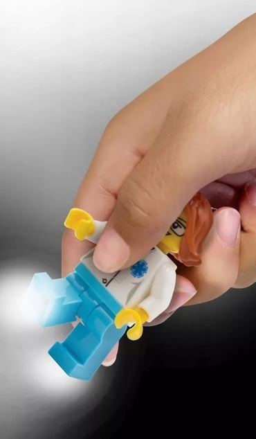 LEGO® Iconic Doktorka svietiaca figúrka (HT)