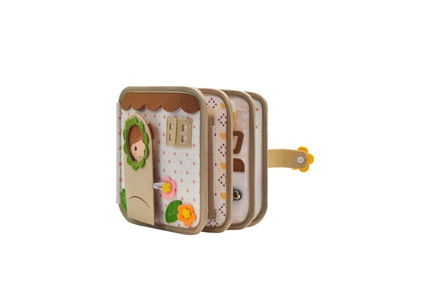 2Kids Toys Libro sensoriale busy Casa con bambola