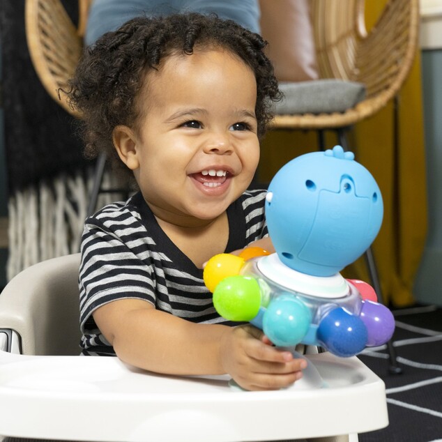 BABY EINSTEIN Opus Spin &amp; Sea™ 3 m+ érzékelő polip játék tapadókoronggal