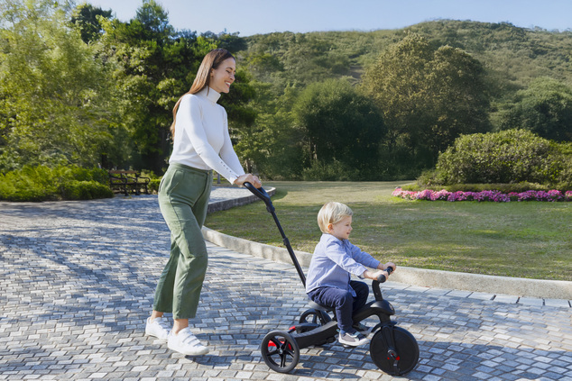 Globber trojkolka Explorer Trike 4in1 Black
