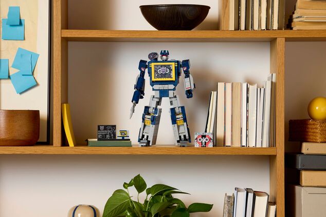 LEGO® Icons 10358 Transformers: Soundwave