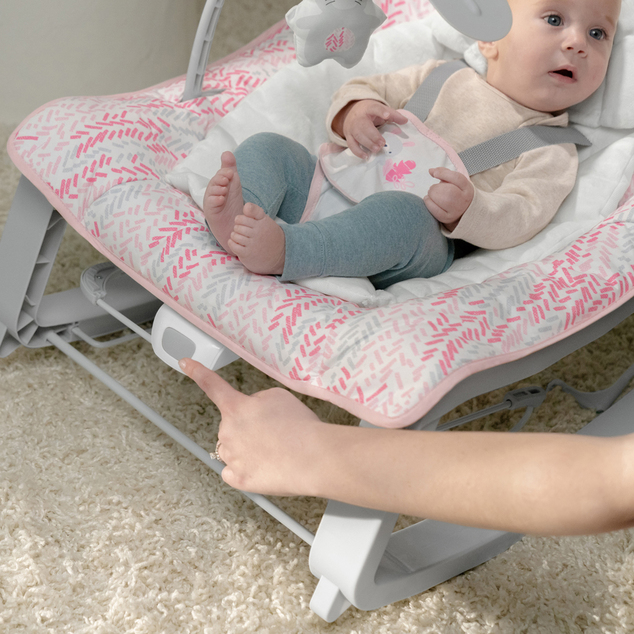 INGENUITY Lehátko vibrujúce 3v1 Keep Cozy™ Lily™ 0m+, do 18kg