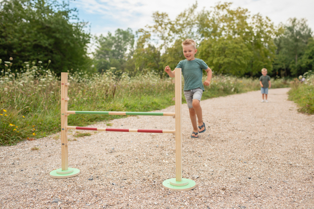 BS Toys Obstacle athlétique en bois - entraînez-vous aux sauts